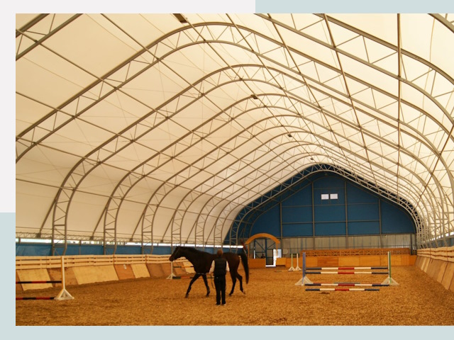 Строительство конных манежей в Подольске